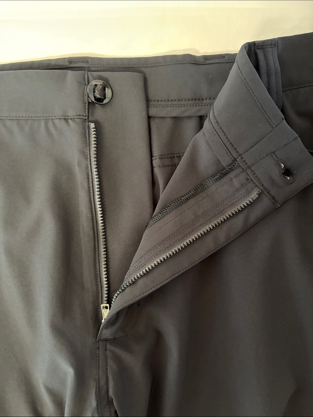 Under Armour Men’s Loose Fit Tactical Flex Pants in black size 44X30 - Picture 10 of 15